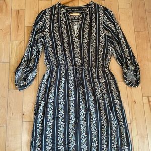 Grey floral and striped 3/4 sleeve dress
